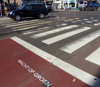 "Wacht op groen" op kruising Overtoom-1e Const. Huygensstraat